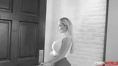 Redare Blonda Draguta Se Trage Cu Un Musculos
