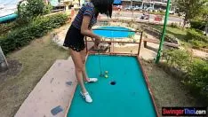 Jouer Amateur asiatique aux petits seins baisée après une journée