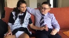 Redare Un tanar asiatic plinut fute o spaniola sexi si buna de pula