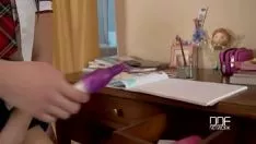 Jouer Sexe à la maison avec une escorte qui doit faire son travail au mieux