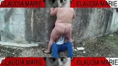 La donna bruna con gli occhiali vuole essere scopata come una pazza
