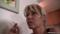 Jouer Une lesbienne mature tchèque et une ado blonde surprise en 69 intense