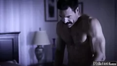 Redare Penisul mare al unchiului vitreg o ispitește pe nepoata adolescente sexy