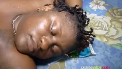 Redare Soția Ebony mă surprinde cu corpul ei curb și pizda umedă înainte ca soțul să se întoarcă - hardcore întâlnirea