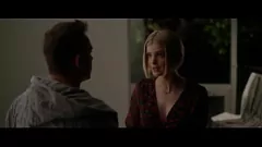 Reproducir Las pequeñas tetas pequeñas de la estrella del blanco Elena Kampouris y el culo apretado