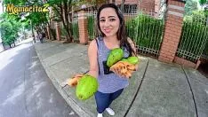 Reproduzir A vendedora me faz transar com ela em casa